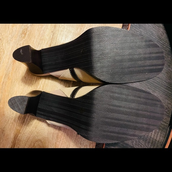 ⭕️St.John’s Bay Heel Slip-on Career Shoe        size 7.5 M - Picture 5 of 6